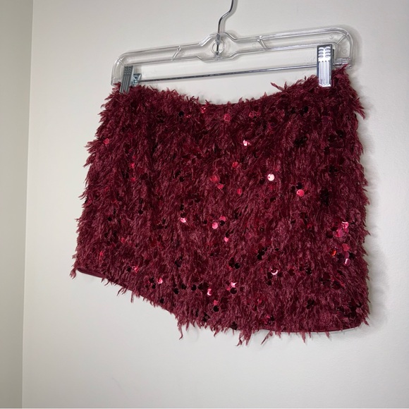 Burgundy Faux Feather Sequin Micro Mini Skirt Size S - Picture 6 of 7